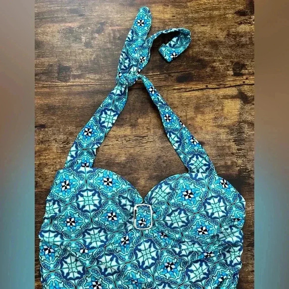 Love Your Assets by Sara Blakely, Spanx | 1 piece Fiesta Tile Swimsuit. Size: M - Picture 7 of 16